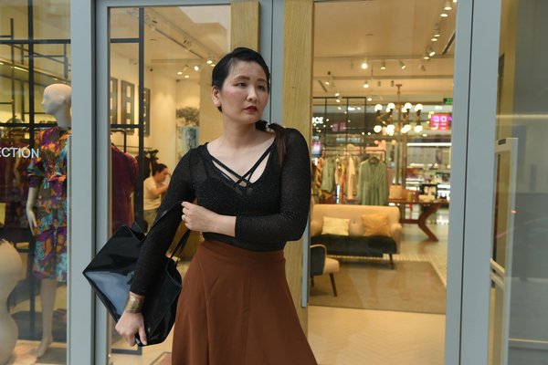 Ultimate Guide to Maintaining Spotless White Sneakers Amidst the UK's Muddy Weather